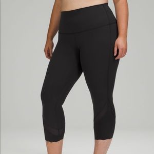 Lululemon black scalloped legging